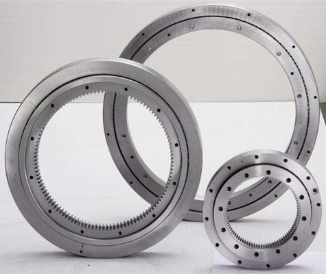 ลูกกลิ้งทรงกระบอกแถวเดี่ยว 62HRC Slewing Ring Bearing