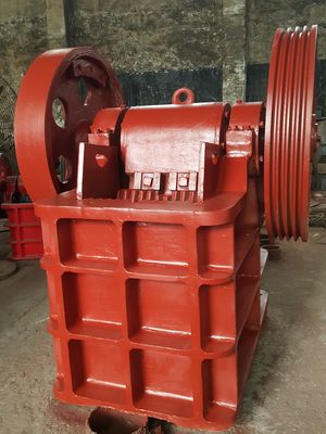 เครื่องบดหินกราม 300r / นาที 21T / H สำหรับเหมืองหินเหมืองทรายและกรวด